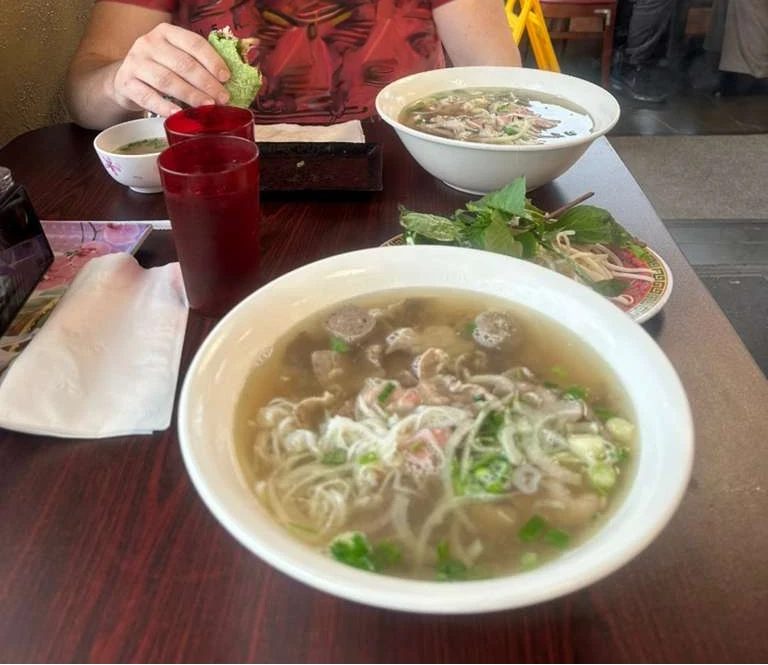 Phở Quỳnh Burrito